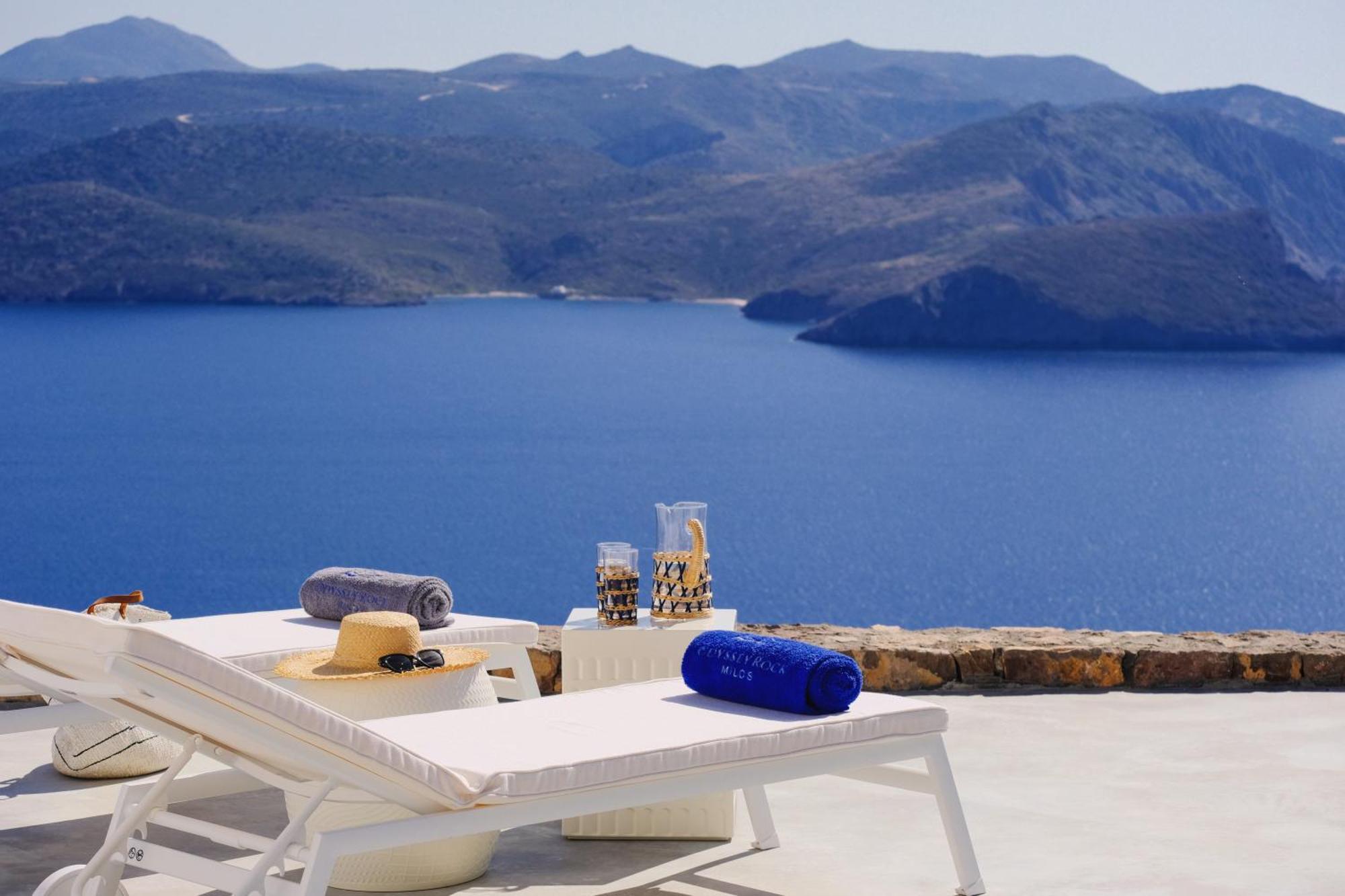 Odyssey Rock Milos Sunset Suites Plaka  Exterior foto