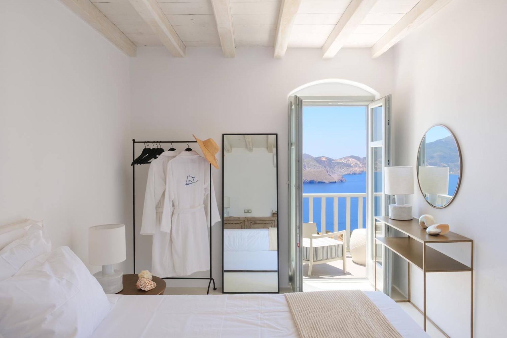Odyssey Rock Milos Sunset Suites Plaka  Habitación foto