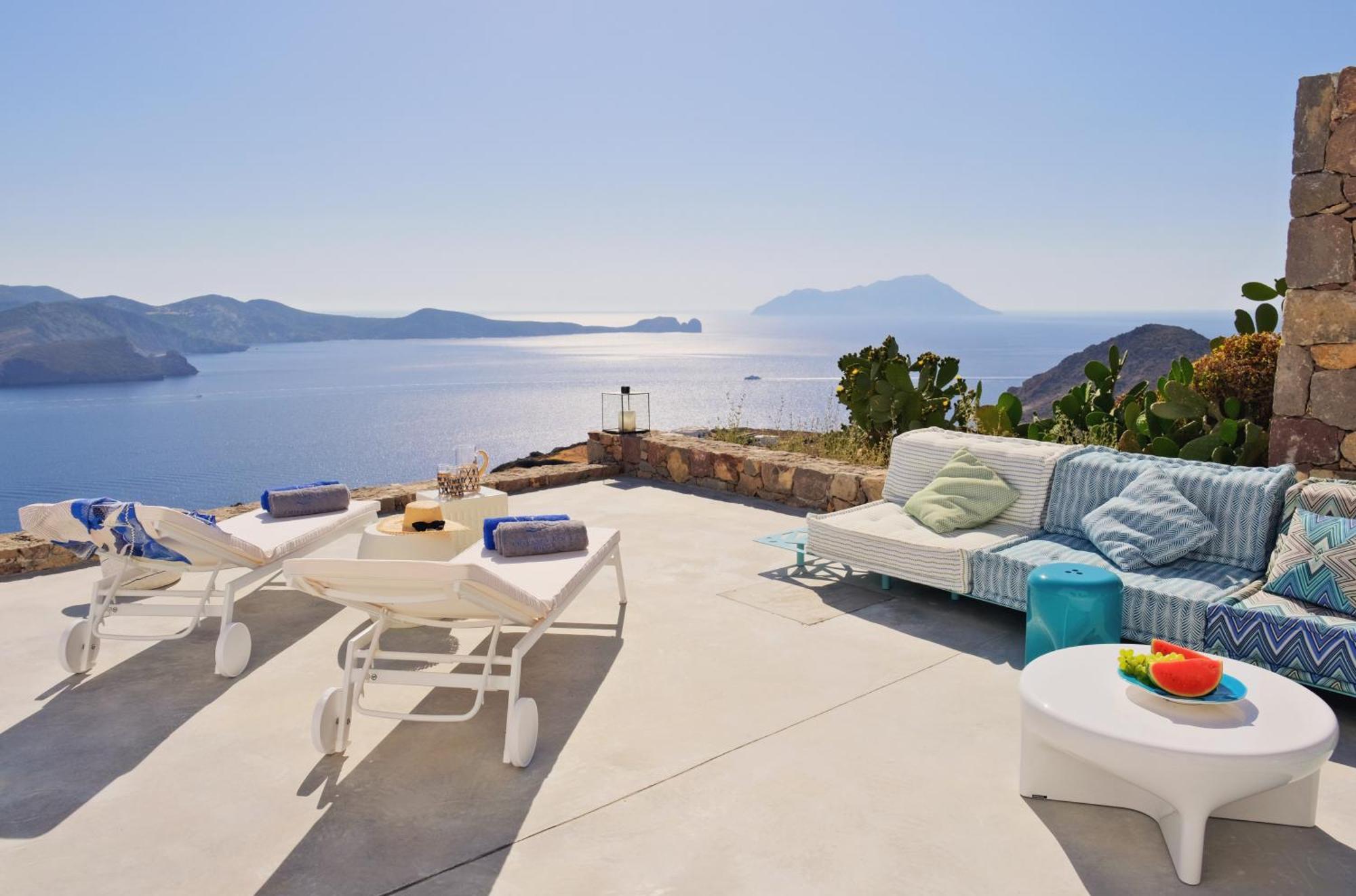 Odyssey Rock Milos Sunset Suites Plaka  Exterior foto