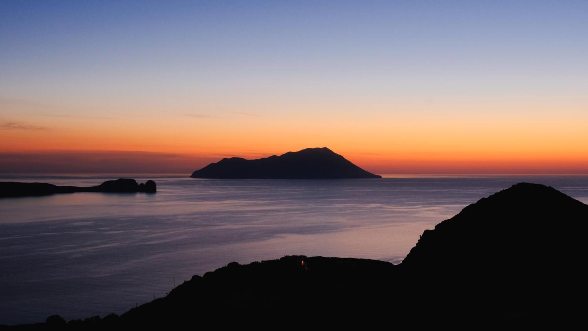 Odyssey Rock Milos Sunset Suites Plaka  Exterior foto